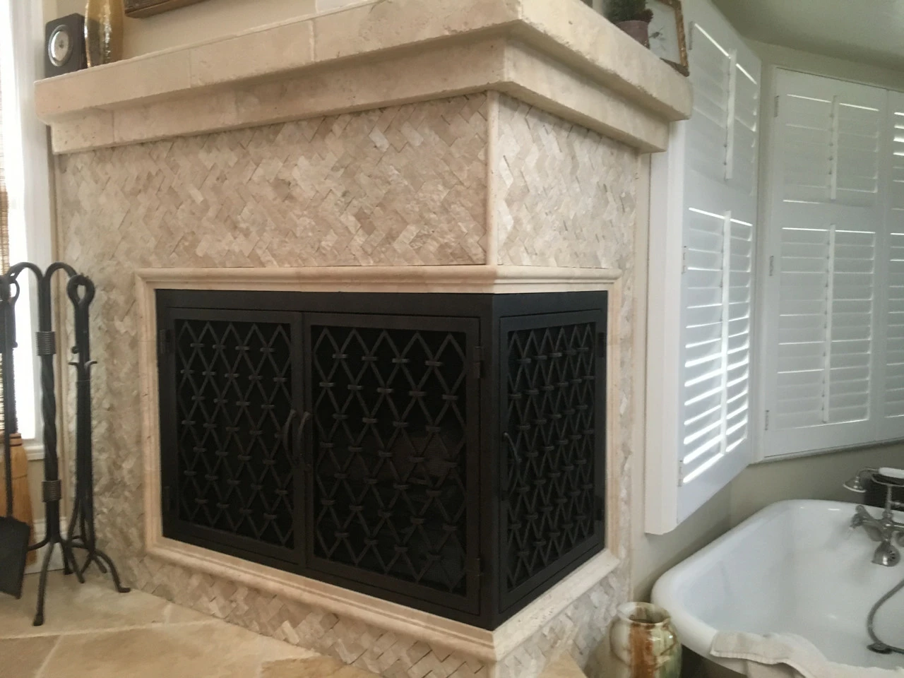 Trabuco Rectangular L-ShapeFireplace Door - Wrought Iron 4 Trabuco Rectangular L-ShapeFireplace Door - Wrought Iron - Image 2