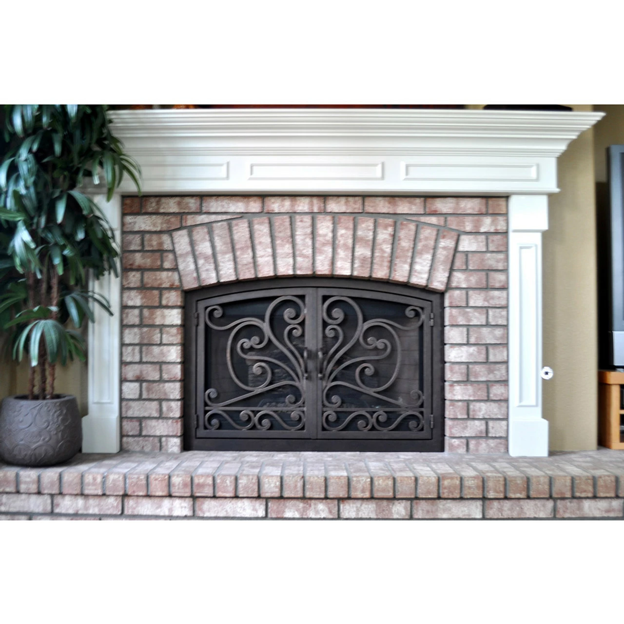 Faraday Arched Fireplace Door - Wrought Iron 4 Faraday Arched Fireplace Door - Wrought Iron - Image 2
