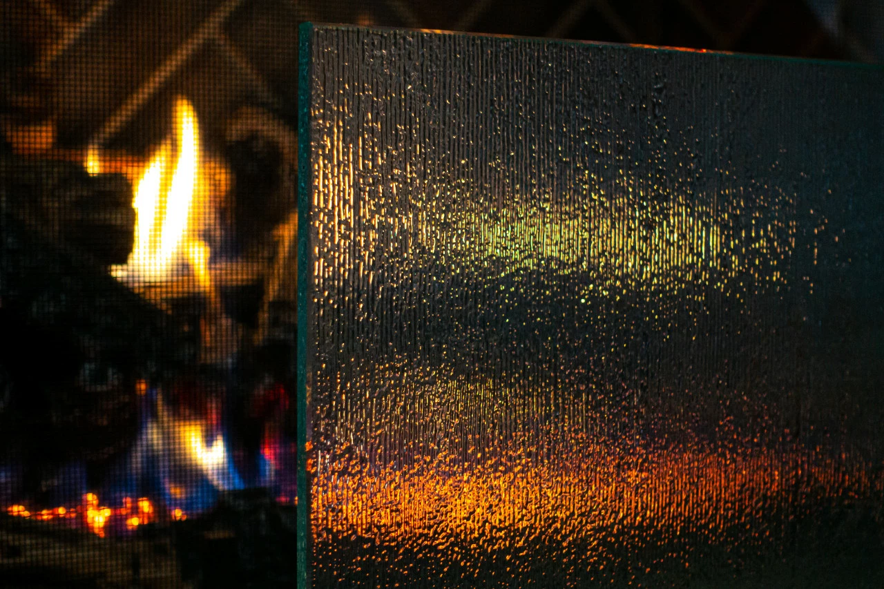 Berman Aqui Freestanding Glass Fireplace Screen | AMS Fireplace 4 Berman Aqui Freestanding Glass Fireplace Screen | AMS Fireplace - Image 2